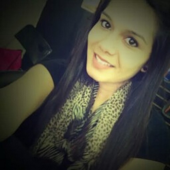 Meet your Posher, Itzel - Picture 1 of 1